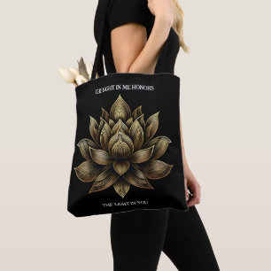 Elegante gouden lotusbloem Het licht in mij... Tote Bag