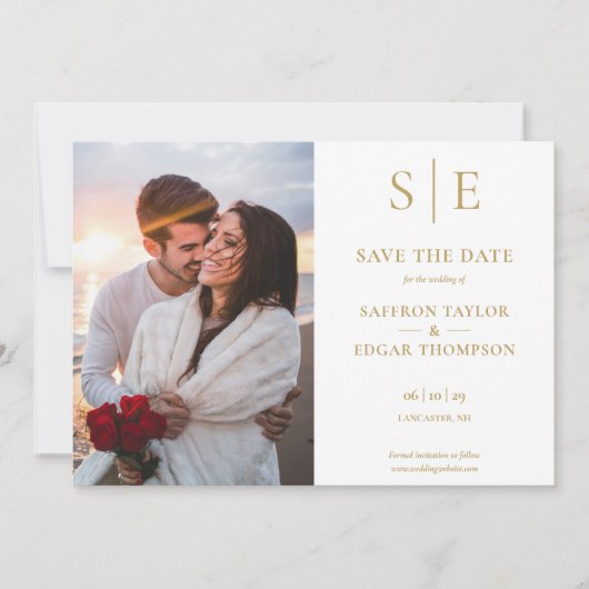 Elegante gouden monogram foto bruiloft save the date (Voorkant)