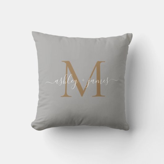 Elegante Gouden Monogram Script Namen Trouwgrijs Kussen (Voorkant)