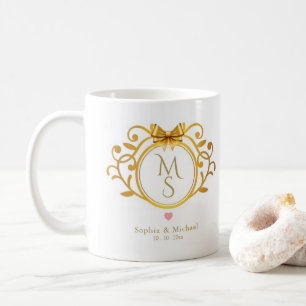 Elegante gouden monogram wapen persoonlijke trouwd koffiemok