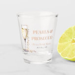 Elegante gouden parels en Prosecco Vrijgezellenfee Shot Glas<br><div class="desc">Geniet van elegantie met onze Elegant Gold Pearls en Prosecco Vrijgezellenfeest Shot Glass. Dit prachtige borrelglas straalt verfijning uit, met glinsterende gouden accenten en delicate parels die perfect aansluiten op de feestelijke sfeer van uw vrijgezellenfeest. Snip op je favoriete likeur of toast met een shot prosecco in stijl, terwijl je...</div>