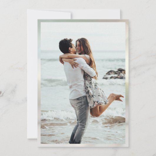 Elegante Gouden Ringen Foto Stijlvolle Trouwdag Kaart (Achterkant)