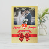 Elegante gouden & rode lint Custom Photo Wedding Kaart (Staand voorkant)