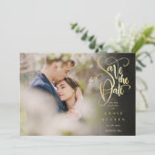 Elegante gouden script foto QR-code trouwen Save The Date (Staand voorkant)