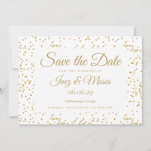 Elegante Gouden Stof Confetti Chic Script Bruiloft Save The Date (Voorkant)