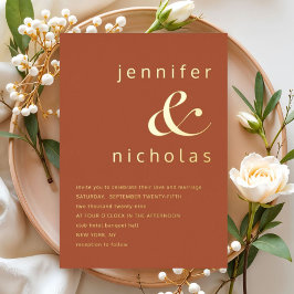 Elegante gouden terracotta ampersand bruiloft folie uitnodiging