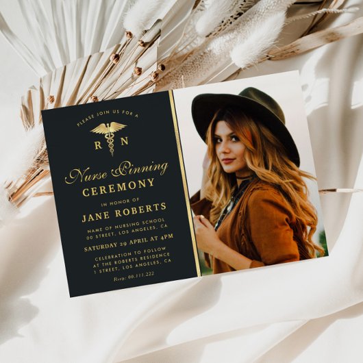 Elegante gouden verpleegster pinning ceremonie fot kaart