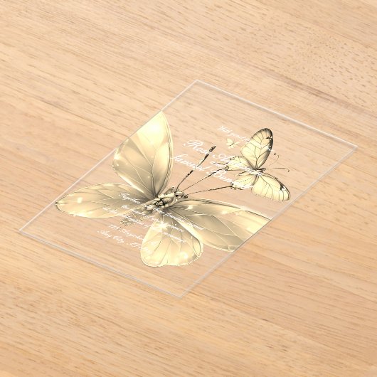Elegante gouden vlinder bruiloft acryl uitnodiging (Laagn)