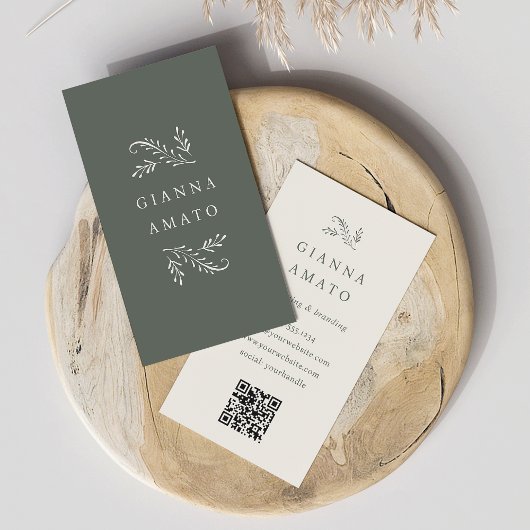 Elegante Green & Cream Botanische QR Code Verticaa Visitekaartje