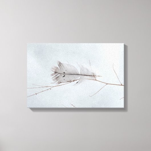 Elegante grijze gevlekte veer op tak canvas afdruk (Voorkant)