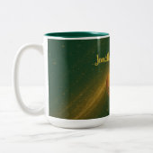 Elegante Groen & Goud Trouwdatum Tweekleurige Koffiemok (Links)