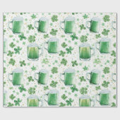 Elegante groene bierpullen en witte klavers cadeaupapier (Vlak)