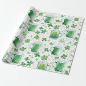 Elegante groene bierpullen en witte klavers cadeaupapier (Uitgerold)