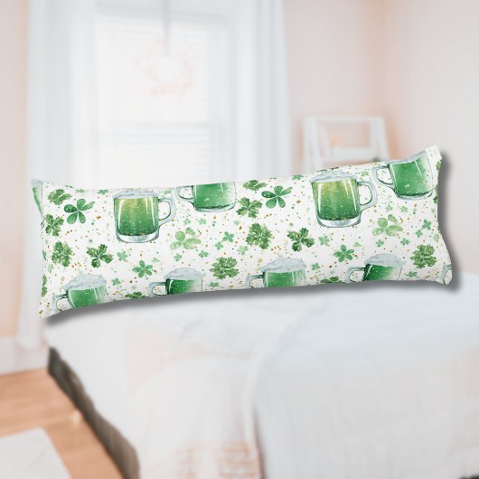 Elegante groene bierpullen en witte klavers lichaamskussen