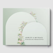 Elegante groene boog lente blozen bloemenbruiloft gastenboek (Achterkant)