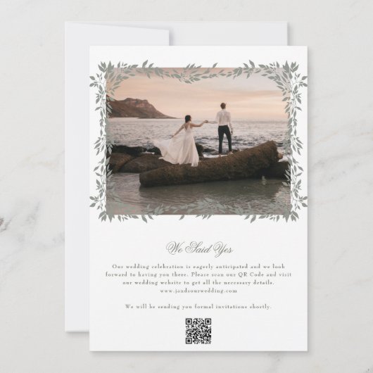 Elegante Groene Botanische Krans Lijst Foto Bruilo Save The Date (Achterkant)