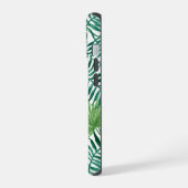 Elegante groene botanische palmbloem Monogram iPhone 15 Case (Linkerkant)
