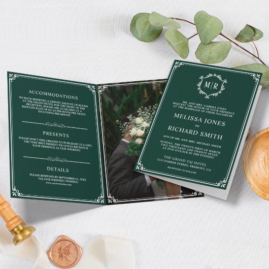 Elegante groene en witte monogram trouwkaart
