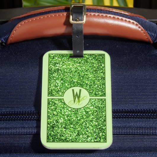 Elegante Groene Glitter Monogram  Bagagelabel (Voorkant Insitu 2)