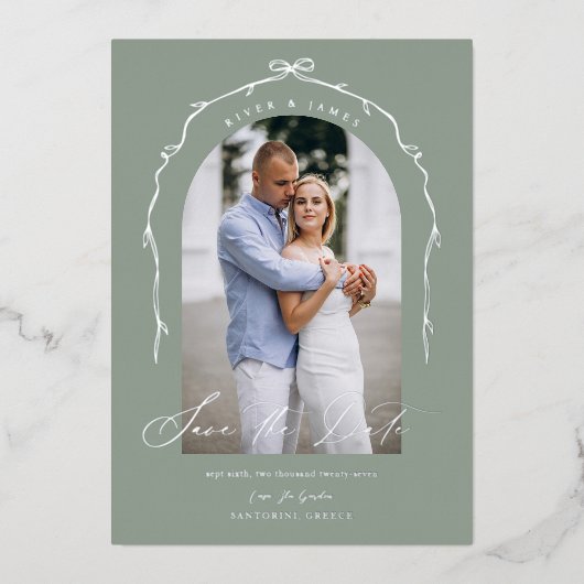 Elegante groene hand getekend boog lint Sla de dat Folie Uitnodiging (Voorkant)