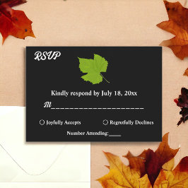 Elegante groene herfst bladeren zwart bloemenbruil RSVP kaartje