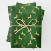 Elegante groene kerstpatronen en gouden kerstpatro inpakpapier vel (In situ)