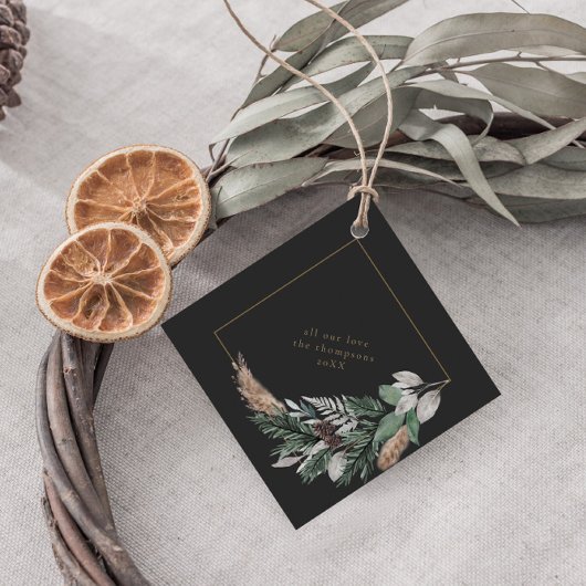 Elegante groene krans op zwarte vrolijke kerst bedankjes labels