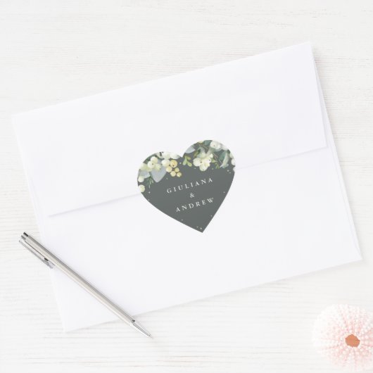 Elegante Groene Snowberry+Eucalyptus Krans Huwelij Hart Sticker (Envelop)