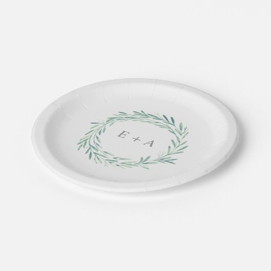 Elegante Groene Waterverf Krans Monogram Bruiloft Papieren Bordje (Gekanteld)