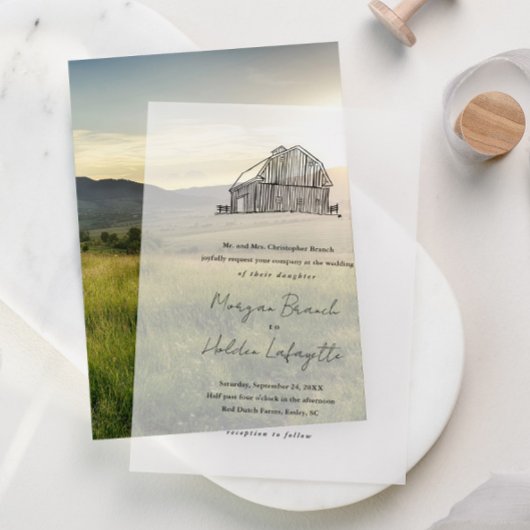 Elegante hand getrokken land schuur bruiloft vellum uitnodigingen