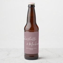 Elegante handtekening script mauve bruiloft bier etiket