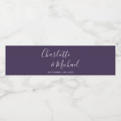 Elegante handtekening script paarse bruiloft waterfles etiket (Enkel label)