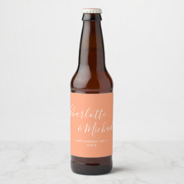 Elegante handtekening script perzik bruiloft bier etiket