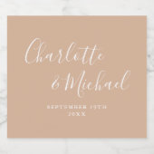 Elegante handtekening script tan taupe bruiloft bier etiket (Enkel label)