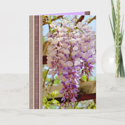 Elegante Happy Birthday Kaart met Glicinia Flower (Voorkant)