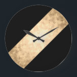 Elegante heldere faux goud en zwarte strepen grote klok<br><div class="desc">Minimalistisch,  modern en stijlvol design met faux gouden streep op een zwarte achtergrond.</div>