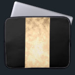 Elegante heldere faux goud en zwarte strepen laptop sleeve<br><div class="desc">Minimalistisch,  modern en stijlvol design met faux gouden streep op een zwarte achtergrond.</div>