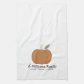 Elegante Herfst Pompoen Familienaam Thanksgiving Theedoek (Verticaal)