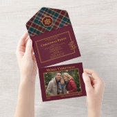 Elegante Holly Berries Plaid Foto Kerstfeest All In One Uitnodiging (Afscheurbaar)