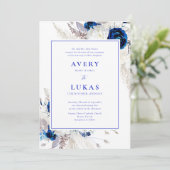 Elegante Horizon Blauw & Wit Bloemen Bruiloft Invi Kaart (Staand voorkant)