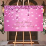Elegante Hot Pink Glitter Drip Bachelorette Acryl Bord<br><div class="desc">Breng tijdloze elegantie aan uw bruidsfeest met deze hete roze glitter druppel acryl teken van de Celebrate the Sparkle collectie. Met glinsterende faux glitter-accenten, een gloeiende roze achtergrond en sierlijke scriptbelettering, voegt dit teken een glamoureuze toets toe aan uw vrijgezellenopstelling. Perfect voor het stylen van uw feestingang, foto-achtergrond of bruidssuite-display,...</div>