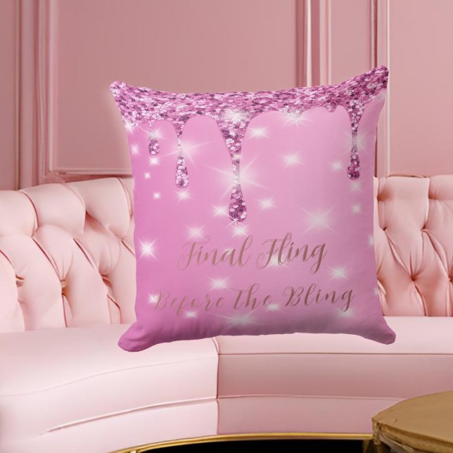 Elegante Hot Pink Glitter Drip Bachelorette Kussen (Hot pink glam pillow makes a dazzling gift for the bride-to-be or her bachelorette crew.)
