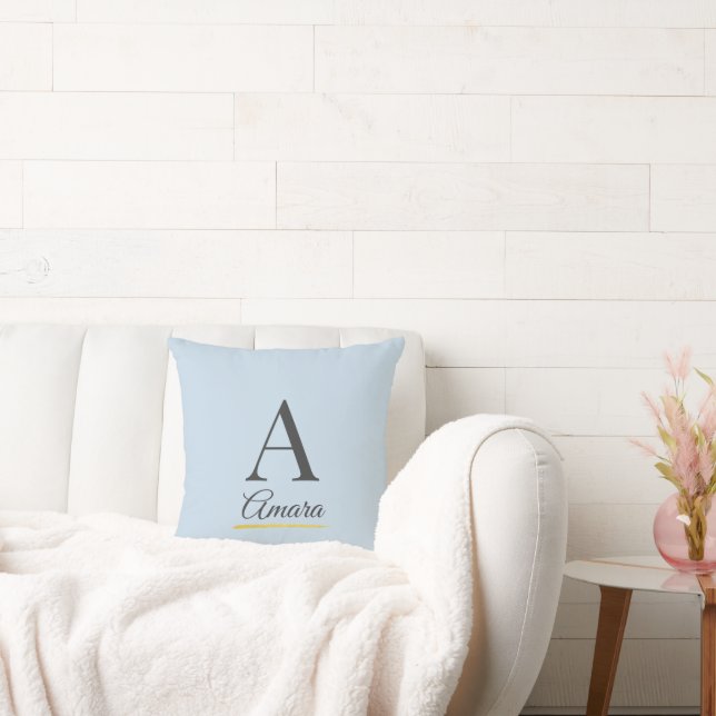 Elegante Initiaal en Naam Monogram Hemelblauw Kussen (Bank)