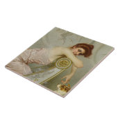 Elegante jonge dame streelen haar puppy hond tegeltje (Zijkant)