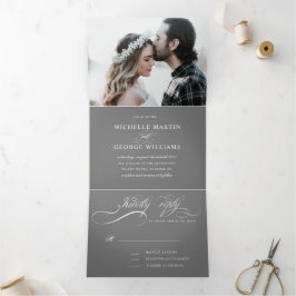 Elegante kalligrafie drievoudige trouwkaart drieluik uitnodiging