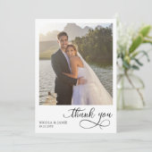 Elegante kalligrafie Eenvoudige moderne 2 trouwfot Bedankkaart (Staand voorkant)