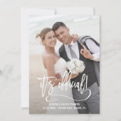 Elegante kalligrafie Het is officieel Huwelijk Aankondiging (Voorkant)