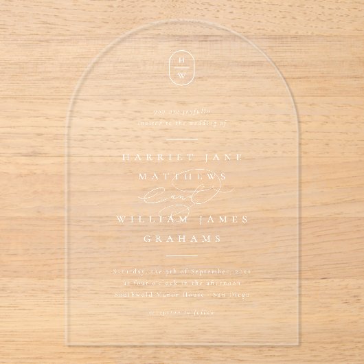 Elegante kalligrafie Initialen White Arch Wedding Acryl Uitnodigingen (Voorkant)
