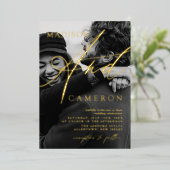 Elegante kalligrafie script foto bruiloft goud folie uitnodiging (Staand Voorkant)