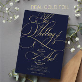 Elegante kalligrafie script gouden marine bruiloft folie uitnodiging